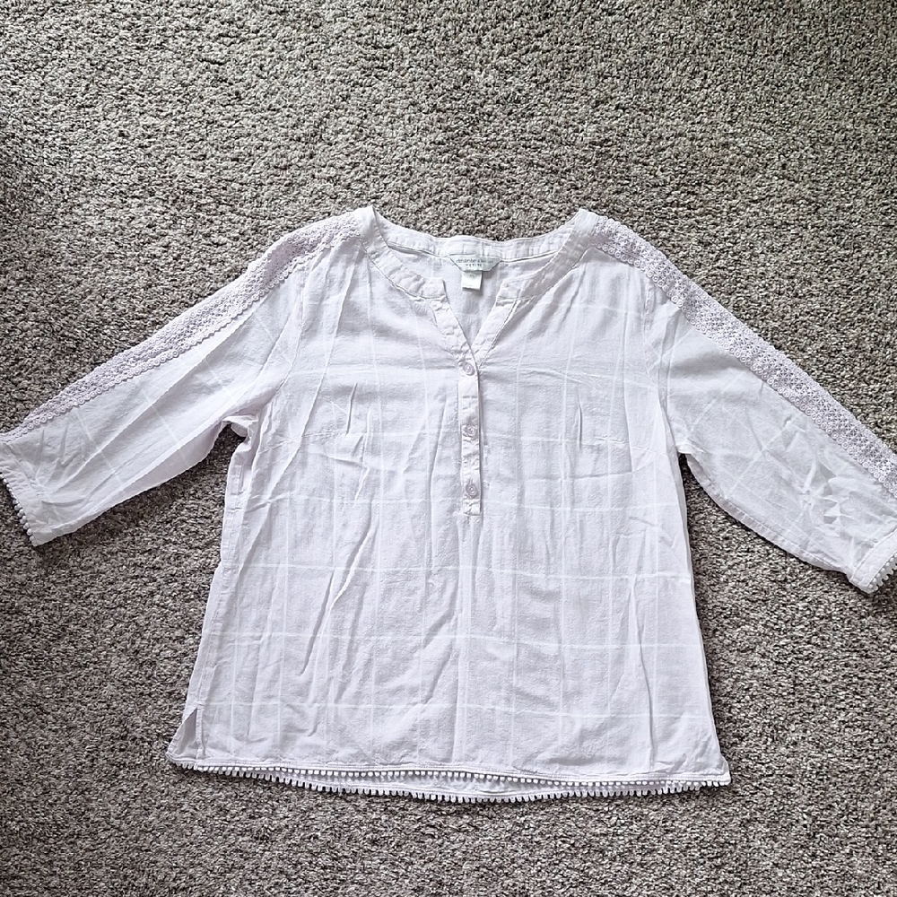 Romantic Lace Trimmed Lilac Pastel Women's Quarter Length Sleeve Size P/L